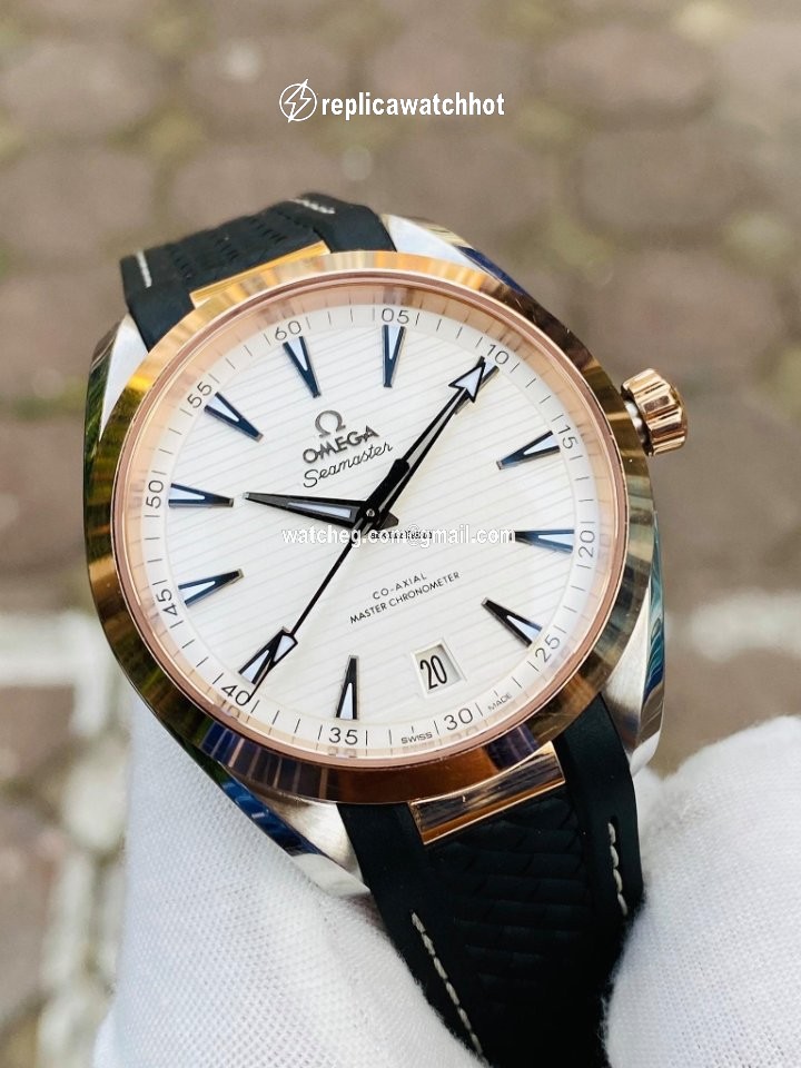 Omega Seamaster Aqua Terra Mens watch Unisex Automatic Gold Steel 220.22.41.21.02.001