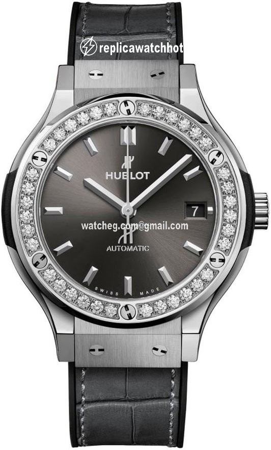 Hublot Classic Fusion Racing Grey Automatic Titanium 565.nx.7071.lr.1204
