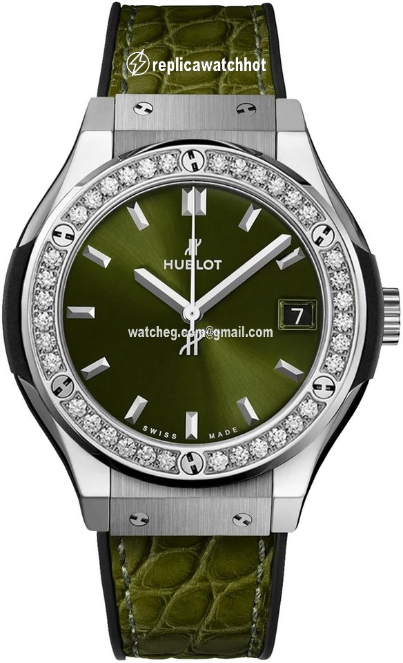 Hublot Classic Fusion Quartz Womens watch Quartz Titanium 581.NX.8970.LR.1104