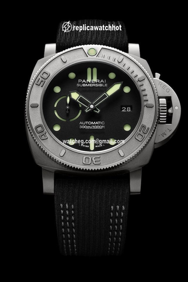 Panerai Luminor Submersible Mens watch Unisex Automatic Titanium PAM 00984