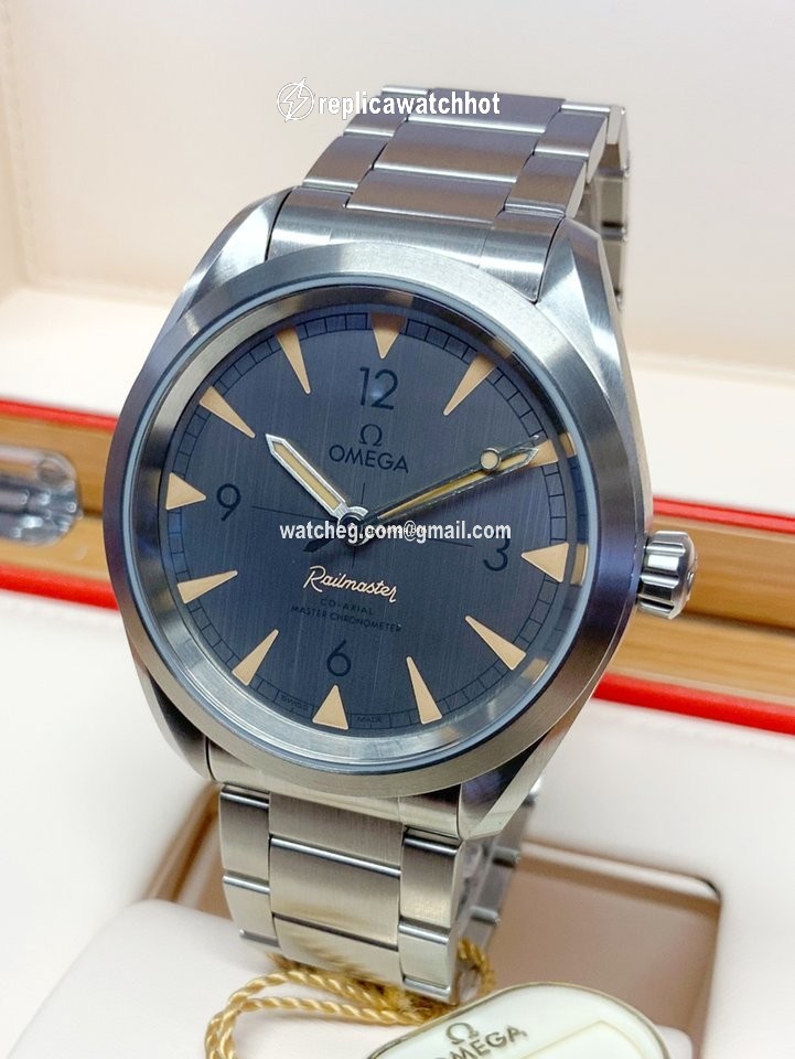 Omega Seamaster Railmaster Mens watch Unisex Automatic Steel 220.10.40.20.06.001