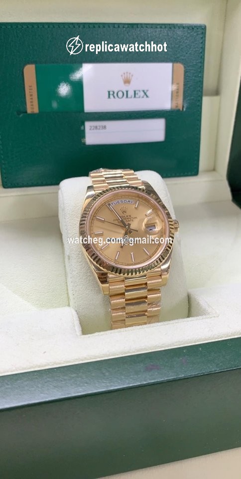 Rolex Day-Date 40 Mens watch Unisex Yellow gold Automatic 228238-0003