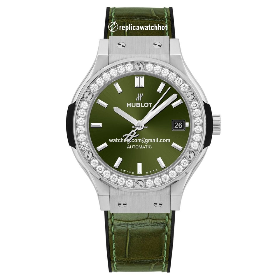 Hublot Classic Fusion 45, 42, 38, 33 mm Mens watch Unisex Automatic Titanium 565.NX.8970.LR.1204