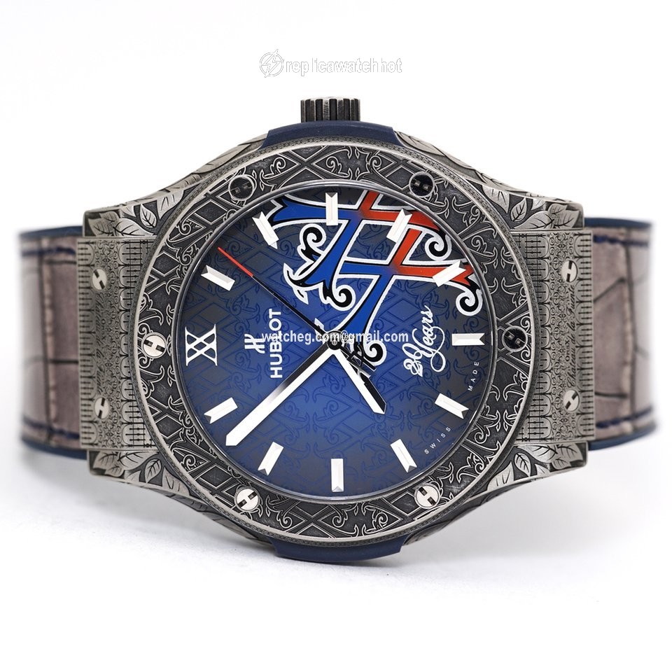 Hublot Classic Fusion 45, 42, 38, 33 mm Mens watch Unisex Automatic Titanium 511.NX.6679.LR.OPX16
