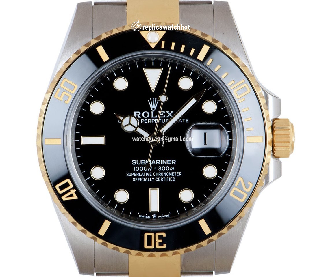 Rolex Submariner Date Mens watch Unisex Gold Steel Automatic 126613LN
