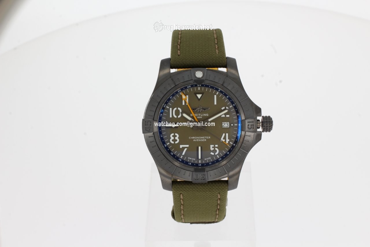 Breitling Avenger Mens watch Unisex Automatic Titanium V323952A1L1X2