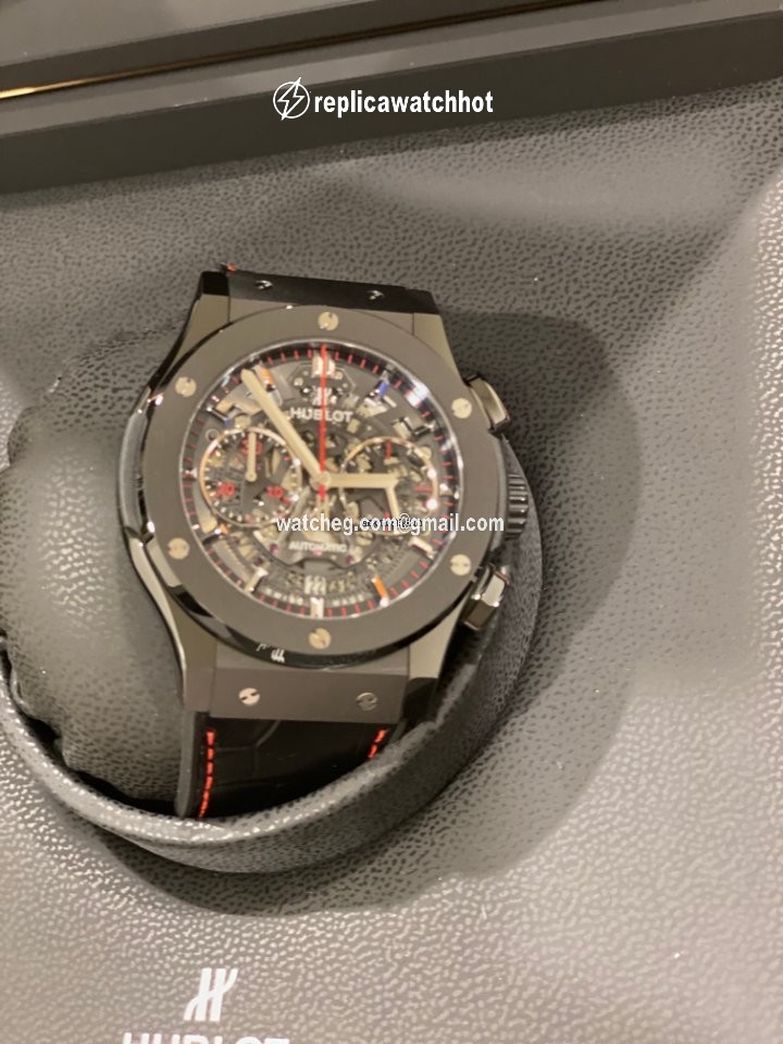 Hublot Classic Fusion Aerofusion Mens watch Unisex Automatic Ceramic 525.CM.0173.LR.AUM20