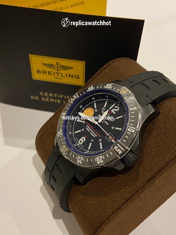 Breitling Colt Skyracer Mens watch Unisex Quartz Carbon X74320E4