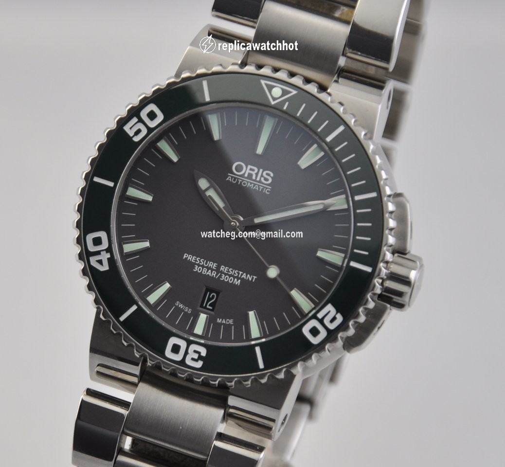 Oris Aquis Date Mens watch Unisex Automatic Steel 01 733 7653 4137-07 8 26 01PEB