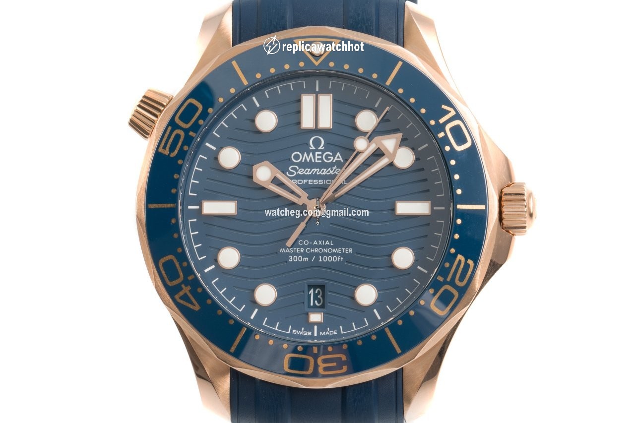 Omega Seamaster Diver 300 M Mens watch Unisex Automatic Red gold 210.62.42.20.03.001