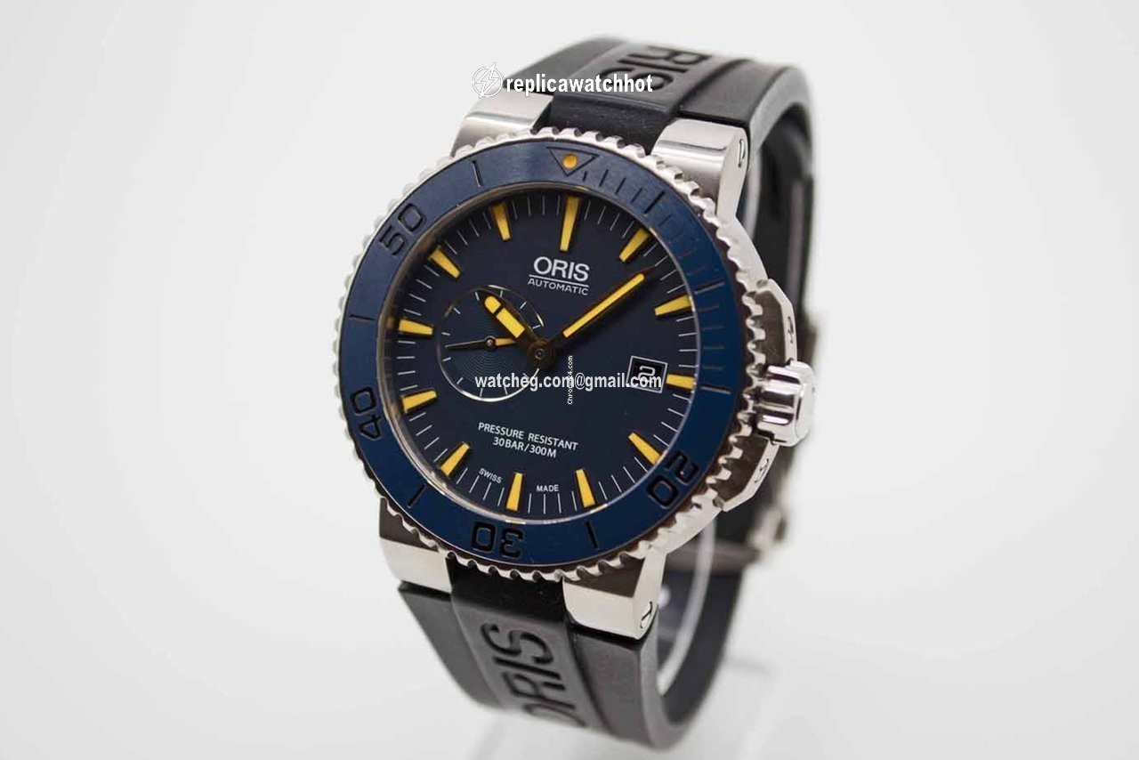 Oris Aquis Mens watch Unisex Automatic Titanium 01 643 7654 7185
