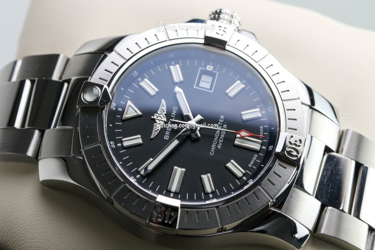 Breitling Avenger Mens watch Unisex Automatic Steel A17318101B1A1