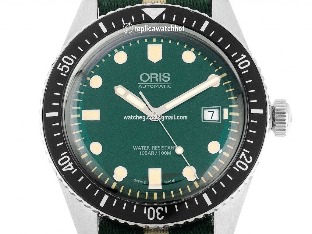 Oris Divers Sixty Five Mens watch Unisex Automatic Steel 01733 7720 4057 07 5 21 24FC