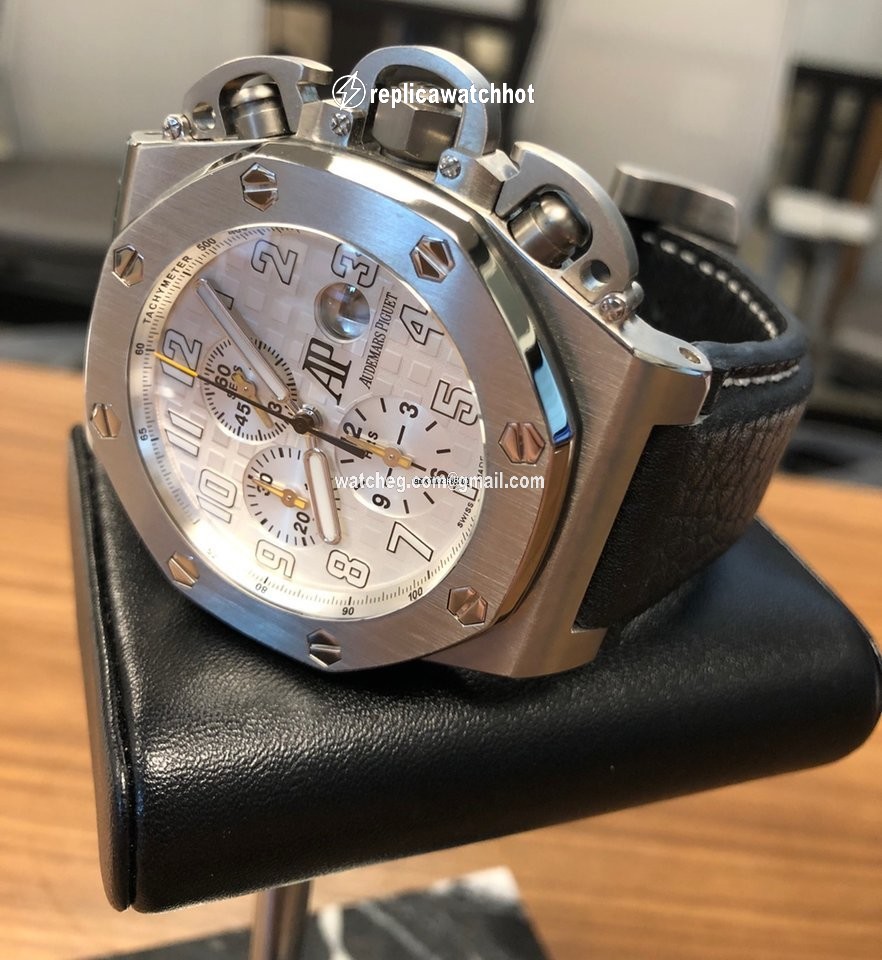 Audemars Piguet Royal Oak Offshore Chronograph Mens watch Unisex Automatic Titanium 25863TI.OO.A080CU.01