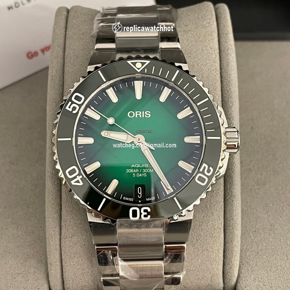 Oris Aquis Date Mens watch Unisex Automatic Steel 01 400 7769 4157 07 8 22 09PEB