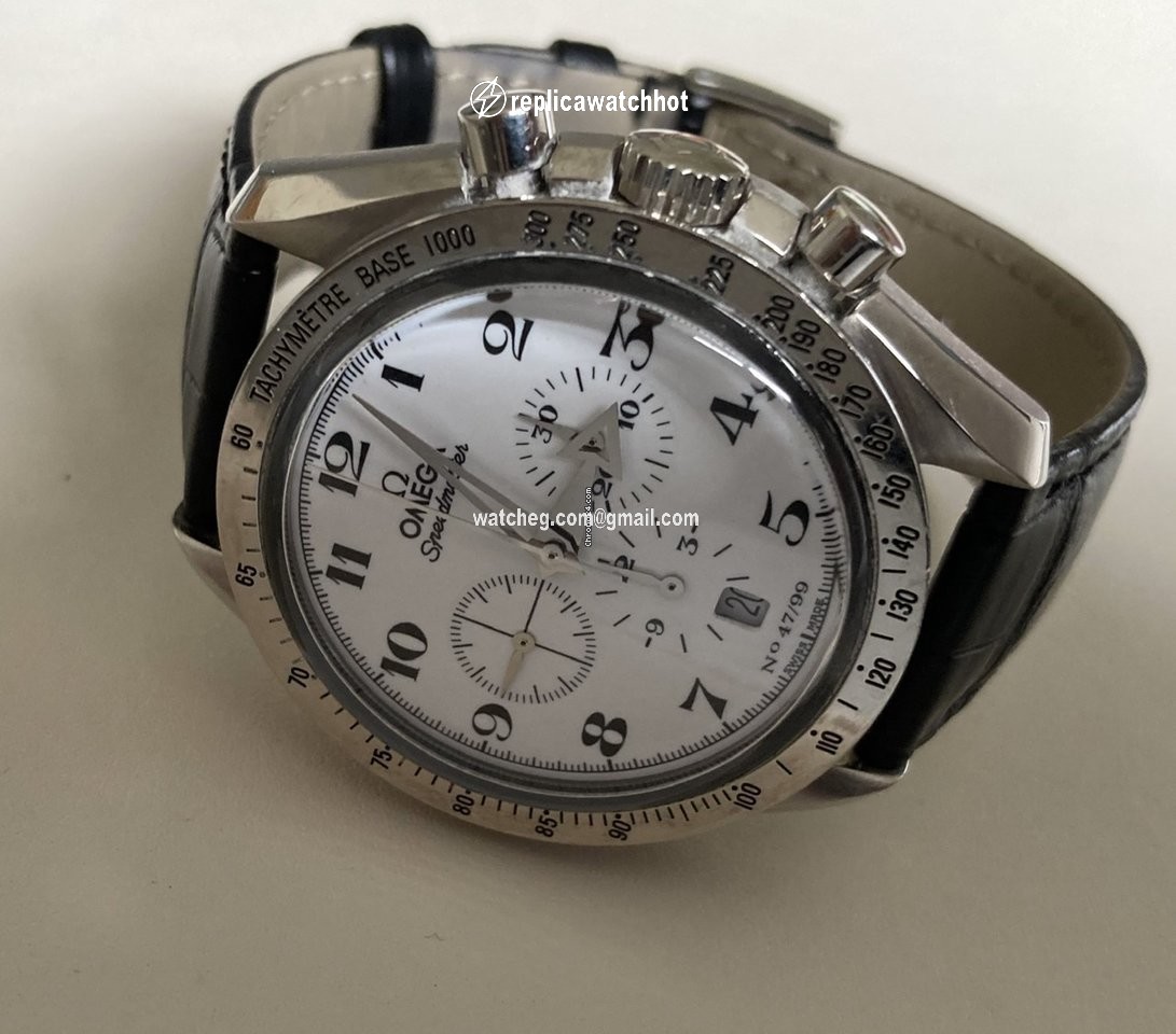 Omega Speedmaster Broad Arrow Mens watch Unisex Automatic White gold 78020450