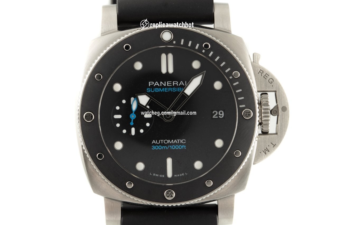 Panerai Luminor Submersible Mens watch Unisex Automatic Steel PAM00683
