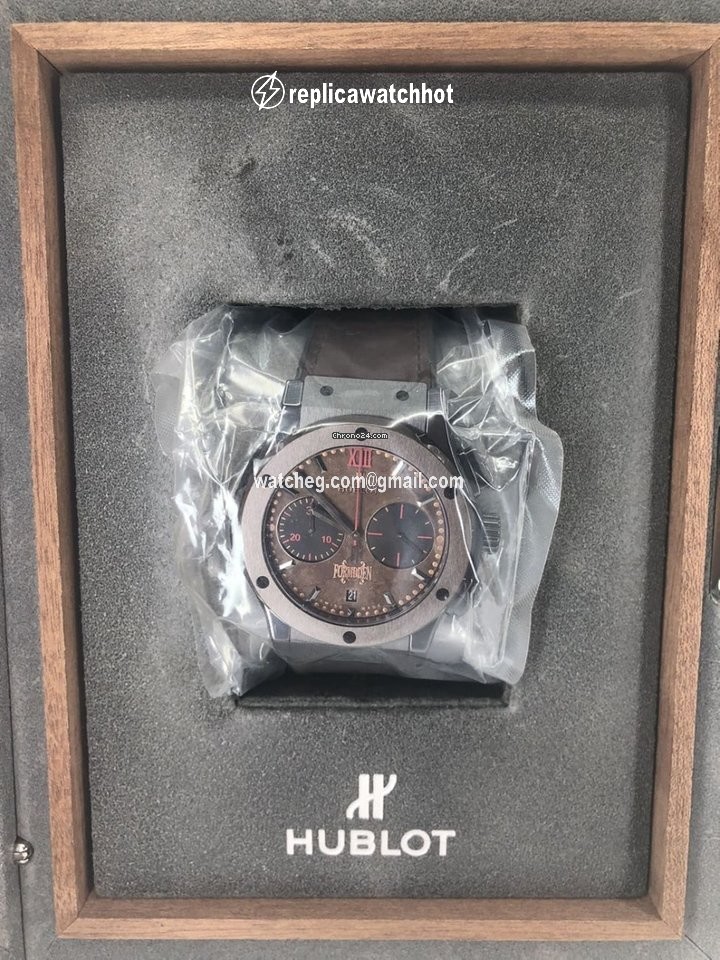 Hublot Classic Fusion Chronograph Mens watch Unisex Automatic Ceramic 521.CC.0589.VR.OPX14