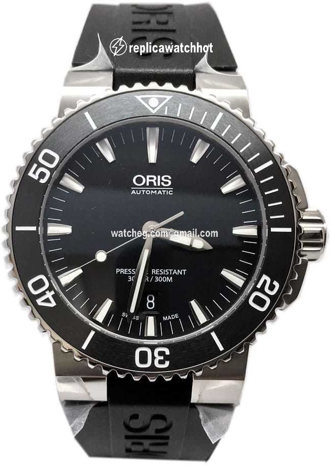 Oris Aquis Date Mens watch Unisex Automatic Steel 01 733 7653 4154