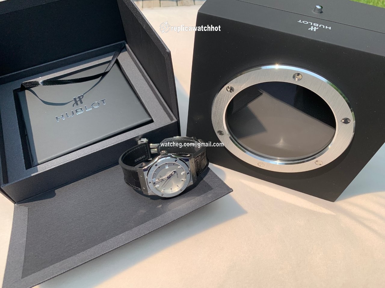 Hublot Classic Fusion 45, 42, 38, 33 mm Mens watch Unisex Automatic Titanium 542.NX.2610.LR