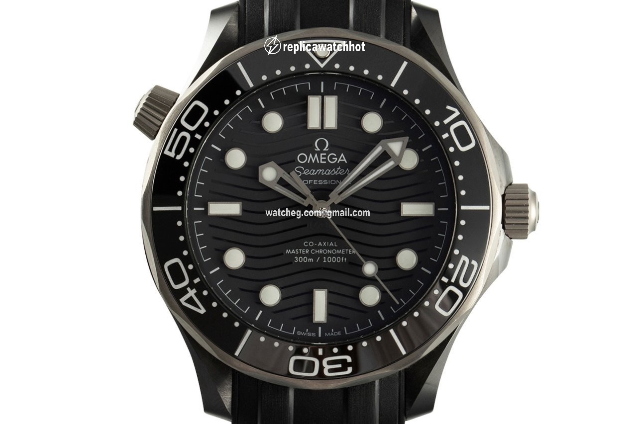 Omega Seamaster Diver 300 M Mens watch Unisex Automatic Ceramic 210.92.44.20.01.001