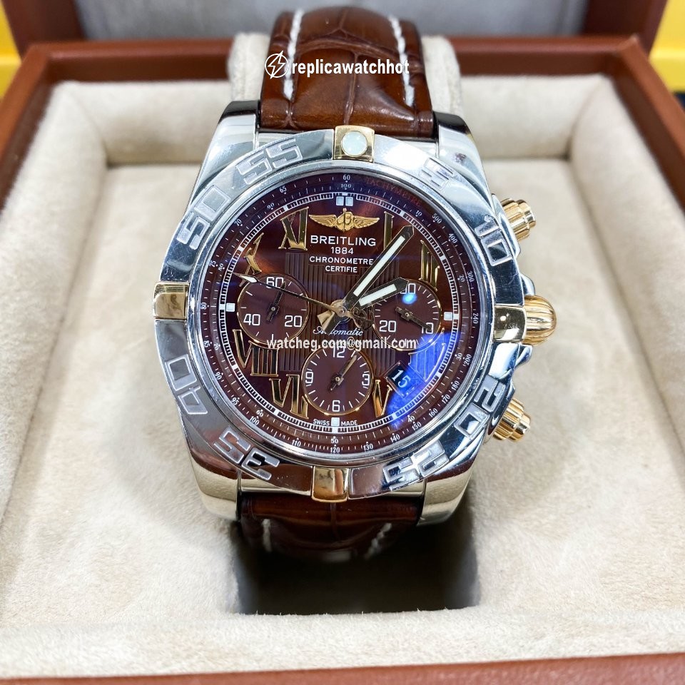 Breitling Chronomat 44 Mens watch Unisex Automatic Gold Steel IB011012 Q567