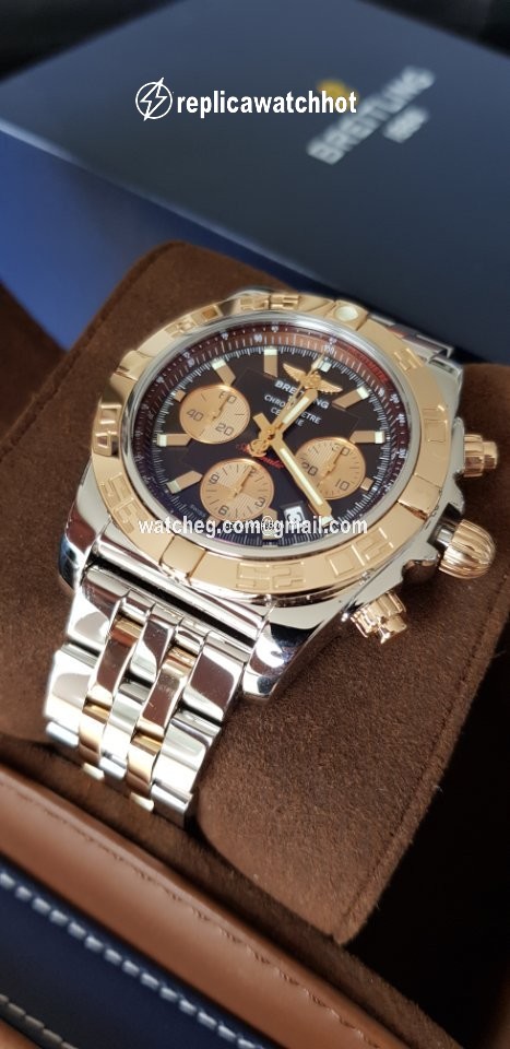 Breitling Chronomat 44 Automatic Gold Steel CB011012 Q576