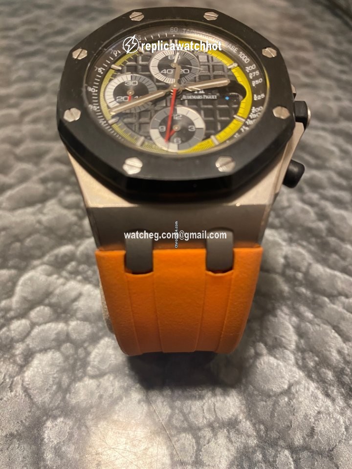 Audemars Piguet Royal Oak Offshore Chronograph Mens watch Unisex Automatic Titanium 26207IO.OO.A002CA.01