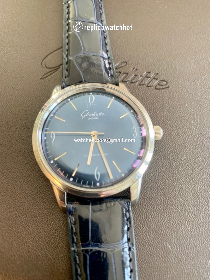 Glashtte Original Sixties Mens watch Unisex Automatic Steel 1-39-52-06-02-04