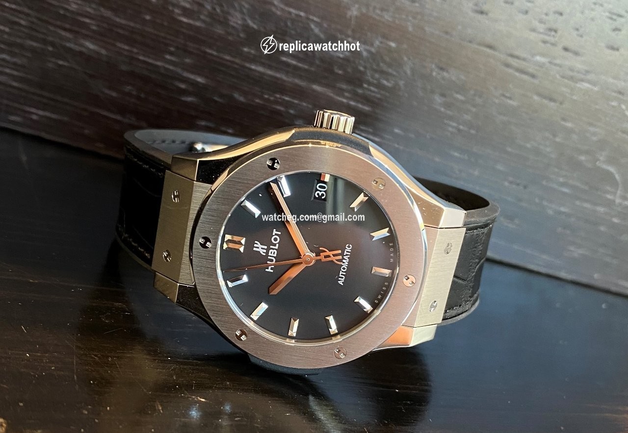 Hublot Classic Fusion 45, 42, 38, 33 mm Mens watch Unisex Automatic Titanium 565.NX.1171.LR