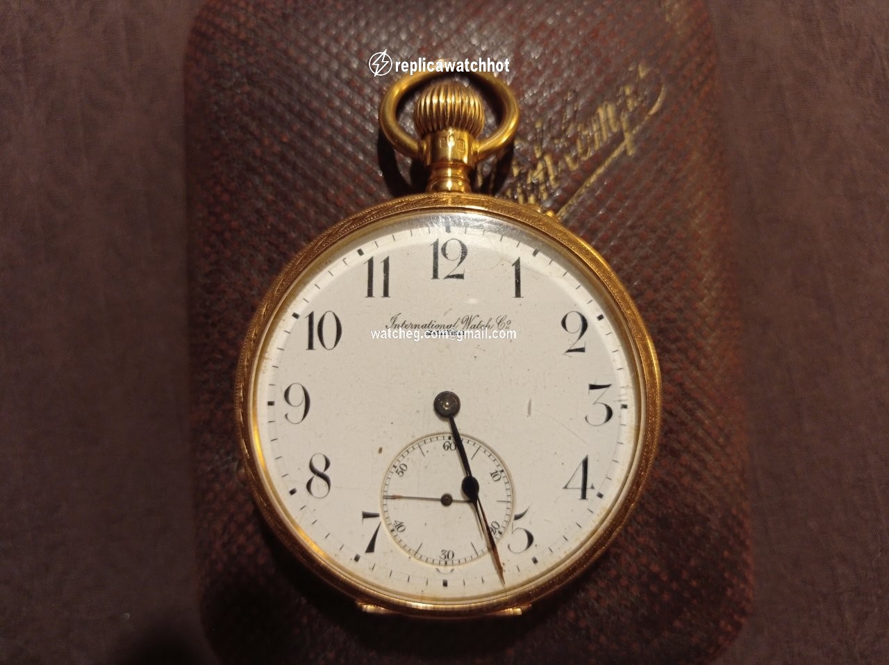 IWC Mens watch Unisex Manual winding Yellow gold 231708
