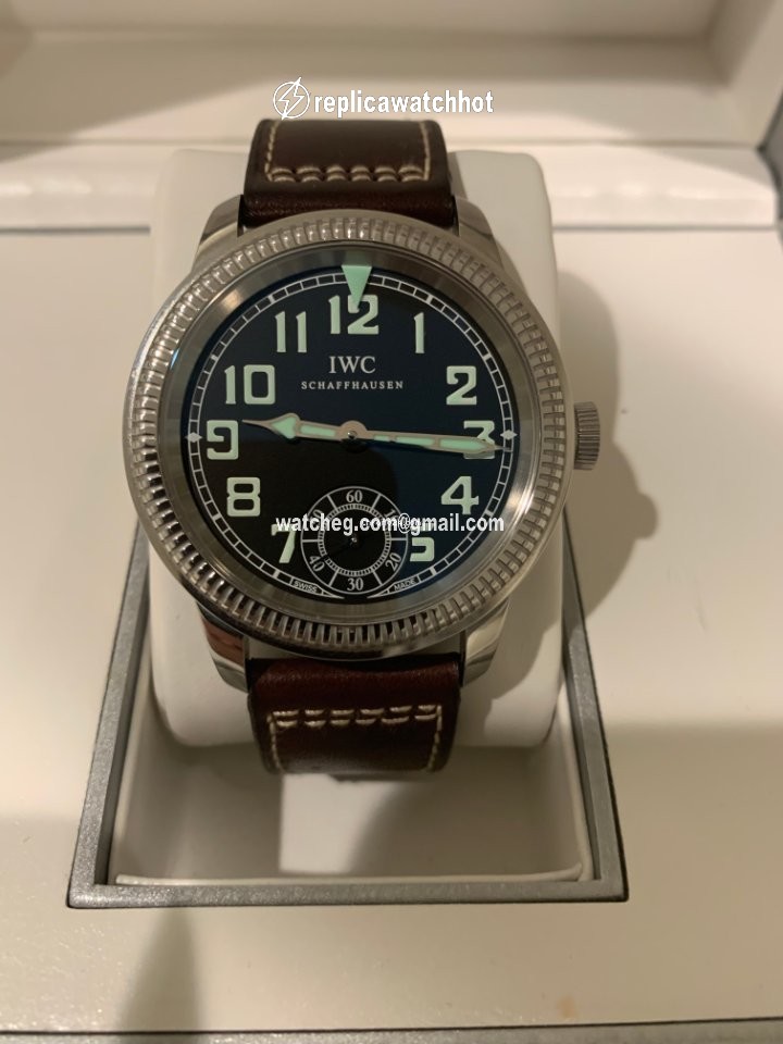 IWC Pilot Mens watch Unisex Manual winding Steel IW325401