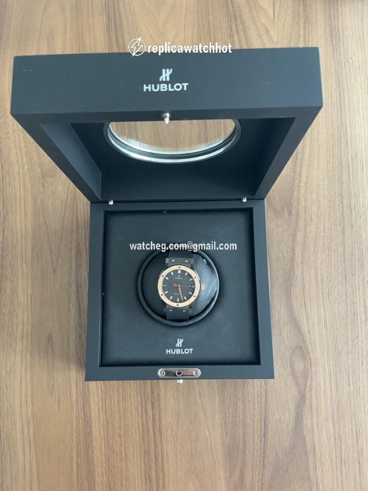 Hublot Classic Fusion 45, 42, 38, 33 mm Mens watch Unisex Automatic Rose gold 1346562