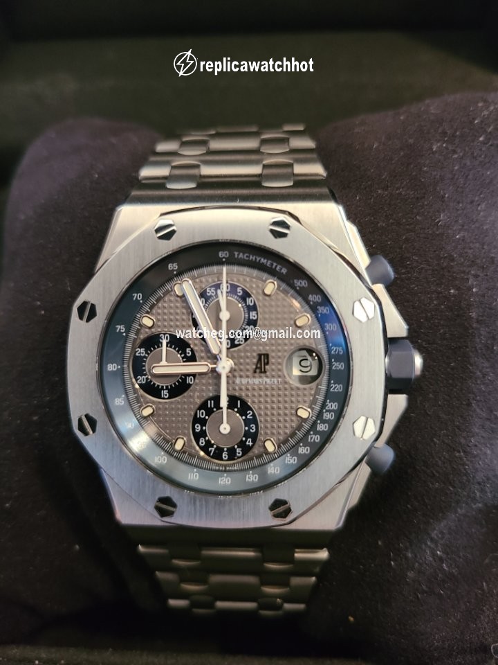 Audemars Piguet Royal Oak Offshore Chronograph Mens watch Unisex Automatic Titanium 25721TI.O.1000TI.01