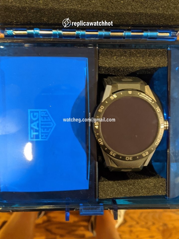 TAG Heuer Connected Mens watch Unisex Quartz Titanium SAR8A80.FT6045