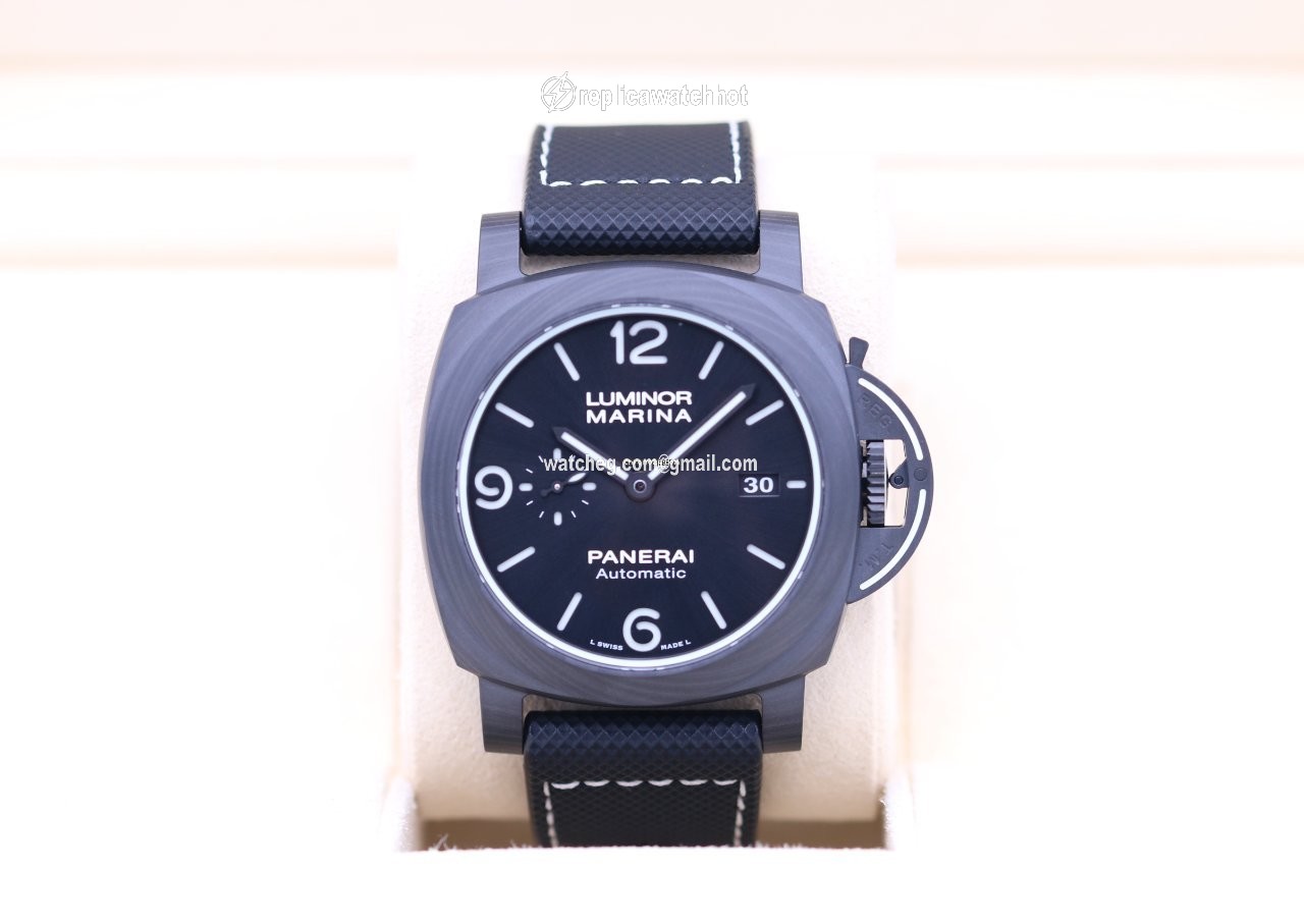Panerai Luminor Marina Mens watch Unisex Automatic Carbon PAM 01118