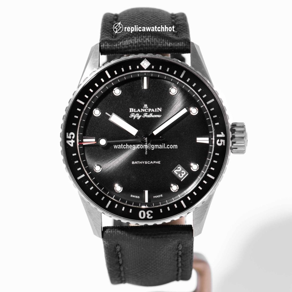 Blancpain Fifty Fathoms Bathyscaphe Mens watch Unisex Automatic Titanium 5000-1230-B52A