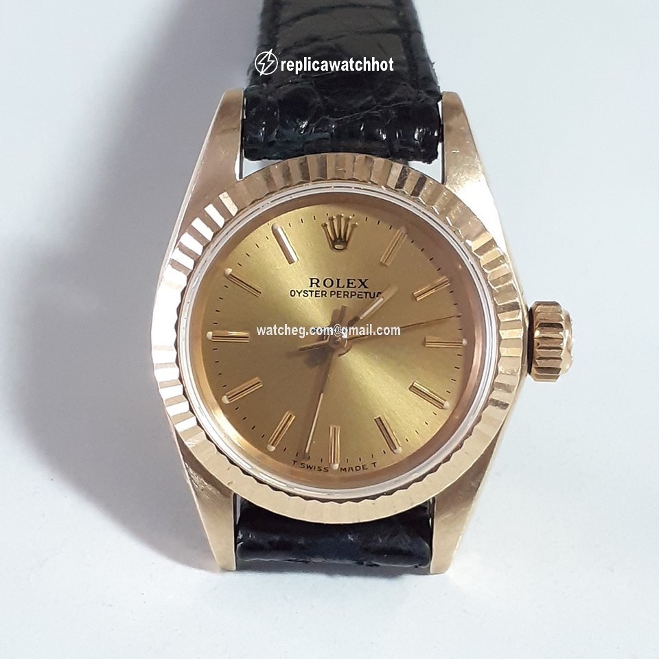 Rolex Oyster Perpetual 26 Womens watch Yellow gold Automatic 67197
