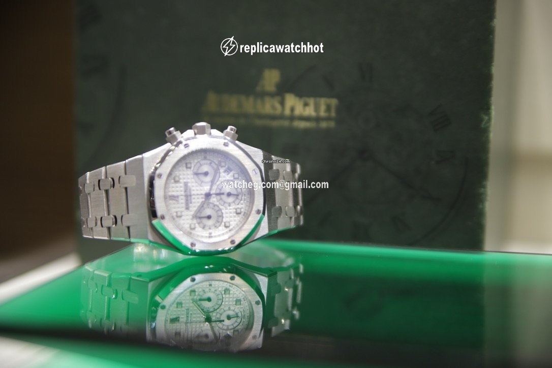 Audemars Piguet Royal Oak Chronograph Automatic White gold 25960BC.OO.1185BC.01