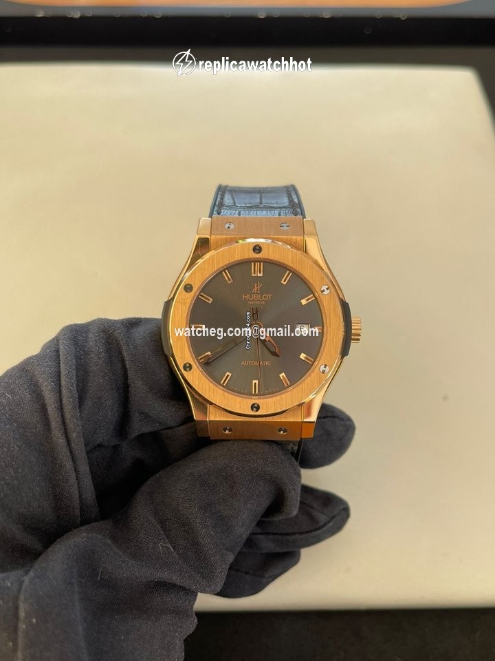 Hublot Classic Fusion Mens watch Unisex Automatic Rose gold 542.OX.7080.LR