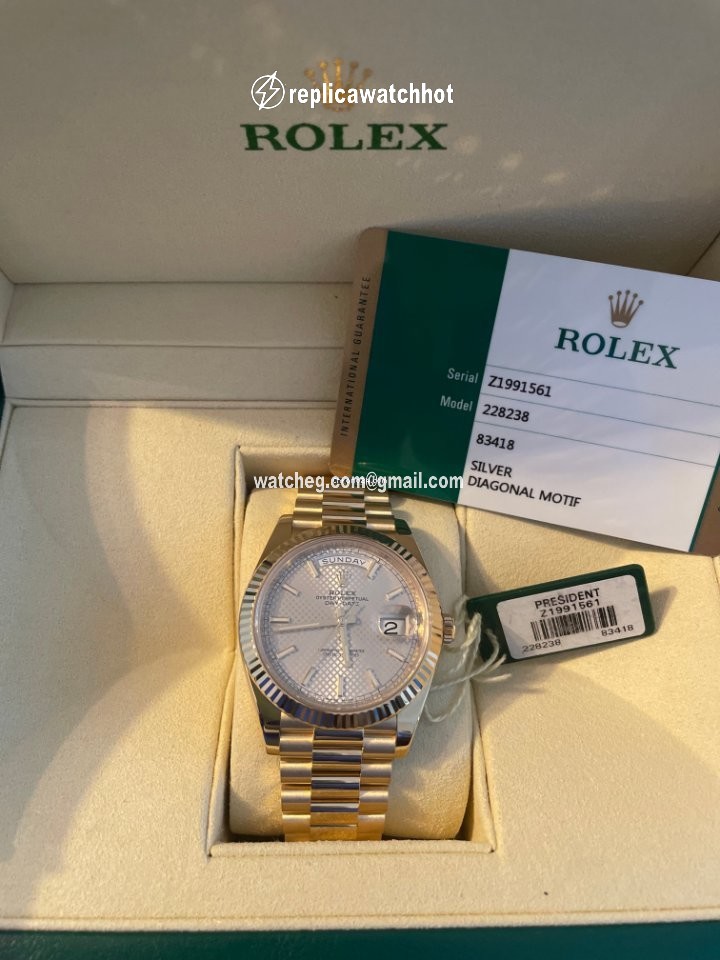 Rolex Day-Date 40 Mens watch Unisex Yellow gold Automatic 228238 sdmip