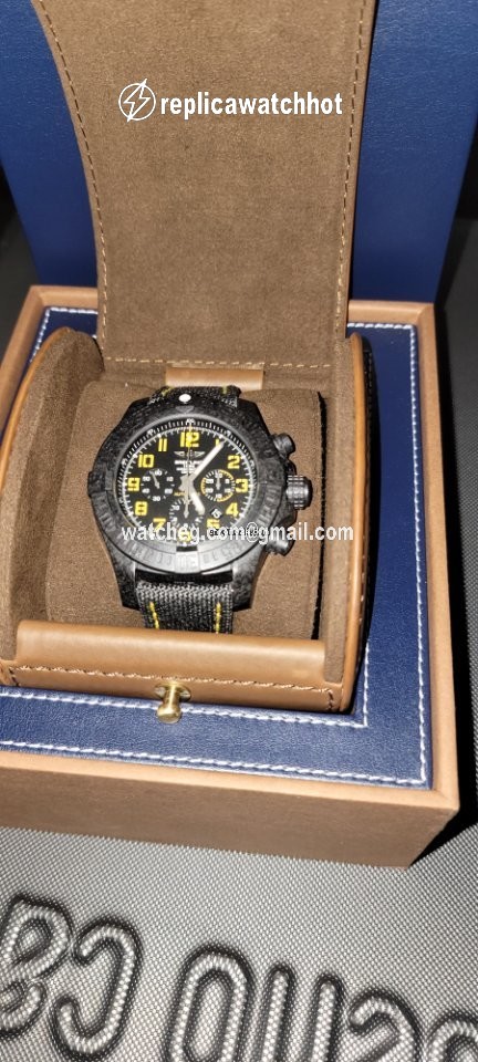 Breitling Avenger Hurricane Mens watch Unisex Automatic XB0170E4|BF29|257S|X20D.4