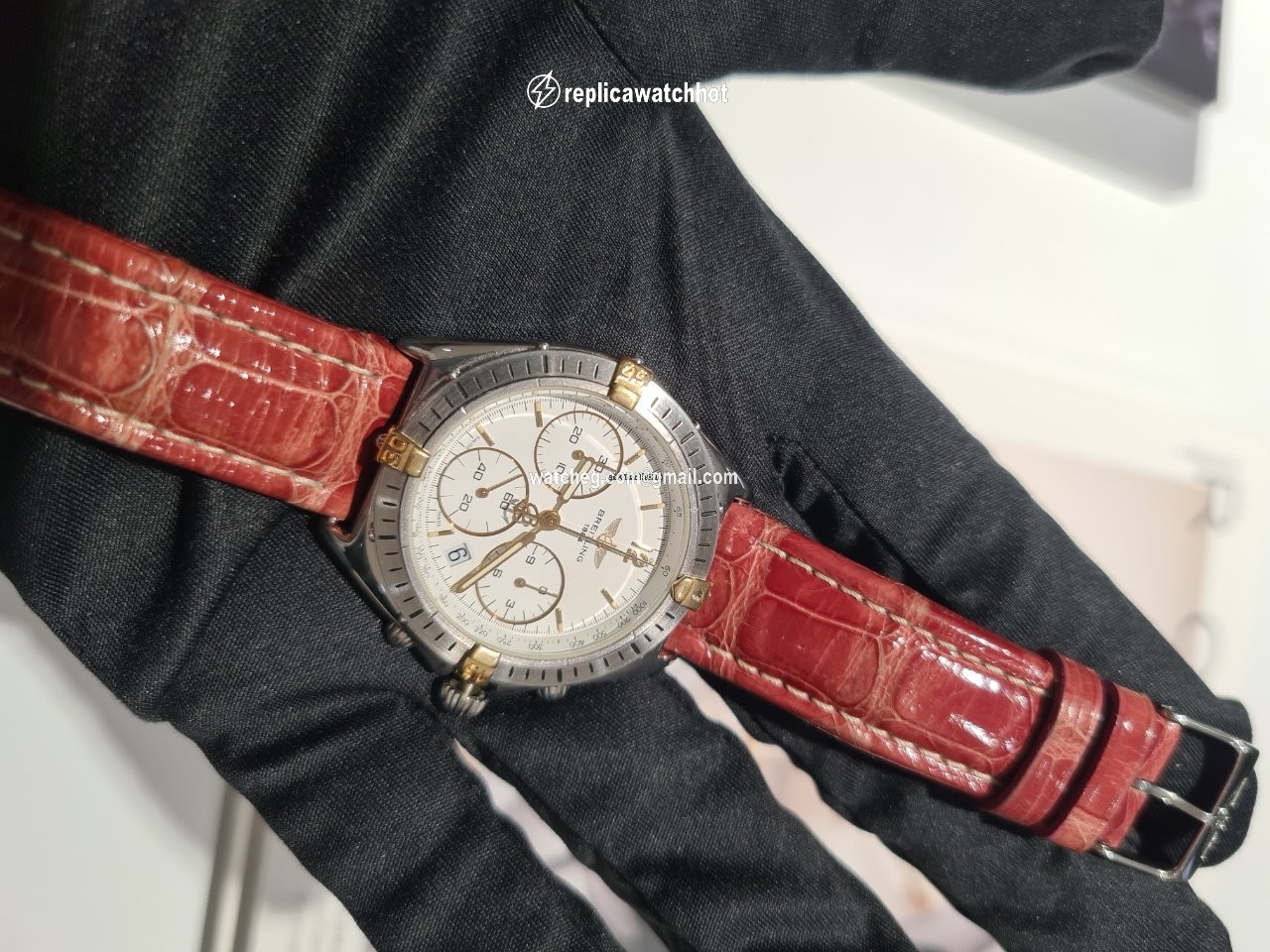 Breitling Mens watch Unisex Quartz Gold Steel B55045