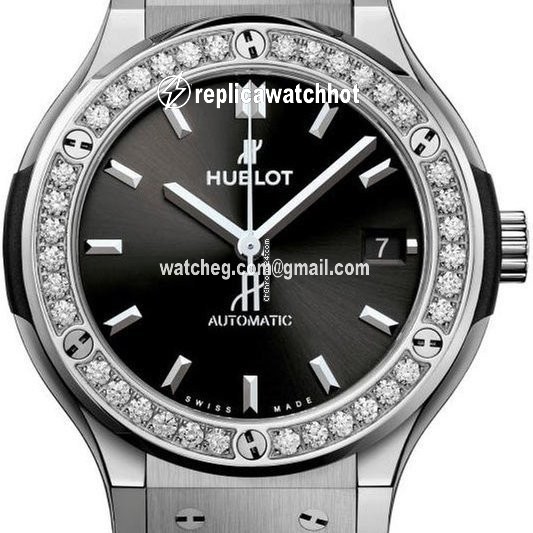 Hublot Classic Fusion 45, 42, 38, 33 mm Womens watch Automatic Titanium 565.NX.1470.LR.1204