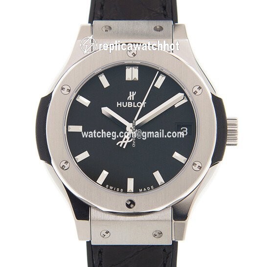 Hublot Classic Fusion Quartz Mens watch Unisex Automatic Titanium 581.NX.1171.LR