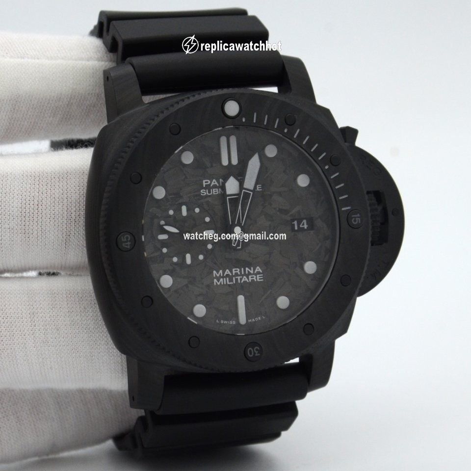 Panerai Luminor Submersible Mens watch Unisex Automatic Carbon PAM 00979