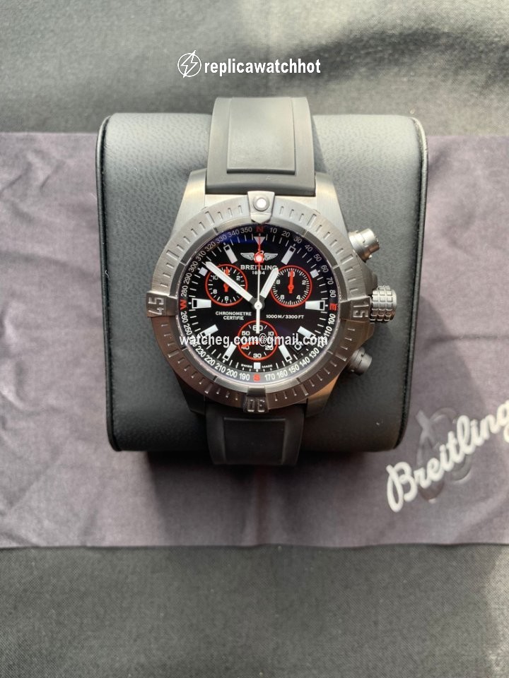 Breitling Avenger Seawolf Mens watch Unisex Quartz Steel M7339010 BA03