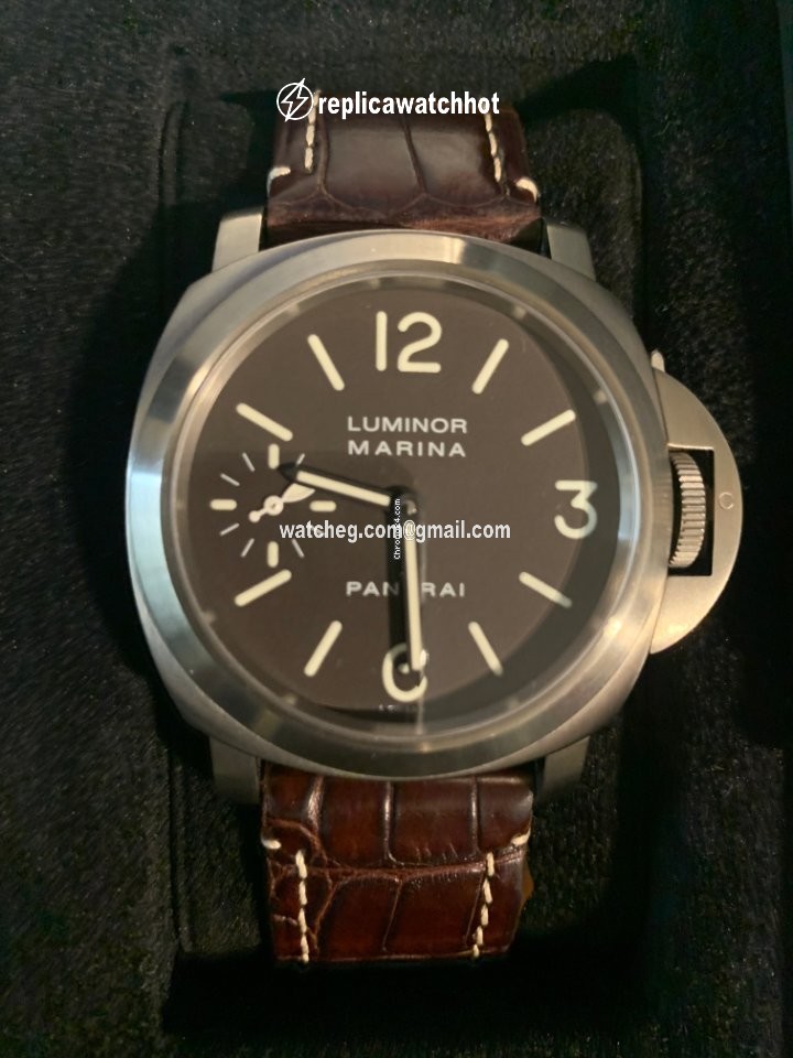 Panerai Luminor Marina Mens watch Unisex Manual winding Titanium PAM 00118
