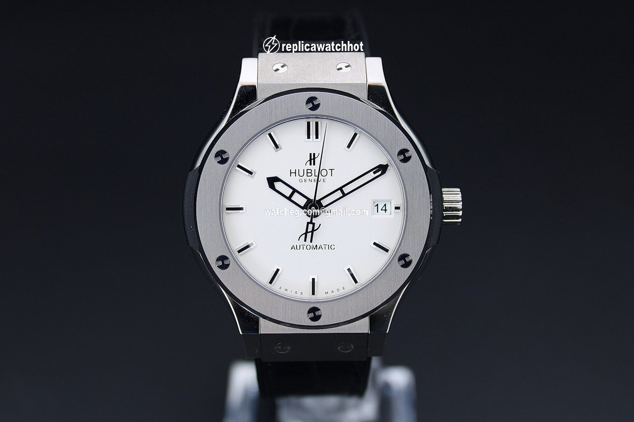 Hublot Classic Fusion 45, 42, 38, 33 mm Mens watch Unisex Automatic Titanium 565.NX.2610.LR
