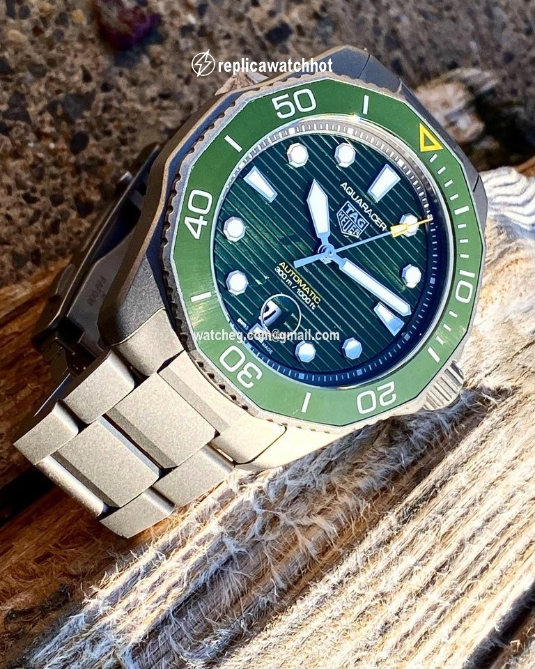 TAG Heuer Aquaracer 300M Mens watch Unisex Automatic Titanium WBP208B.BF0631